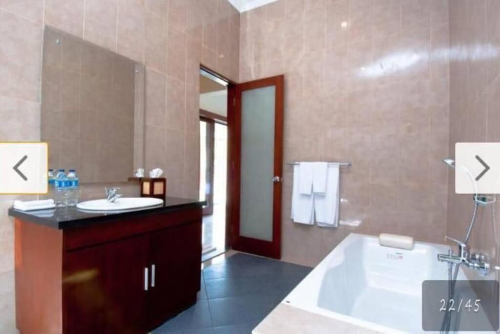 Villa Akmali Berawa - 3 Bedrooms Canggu Kültér fotó